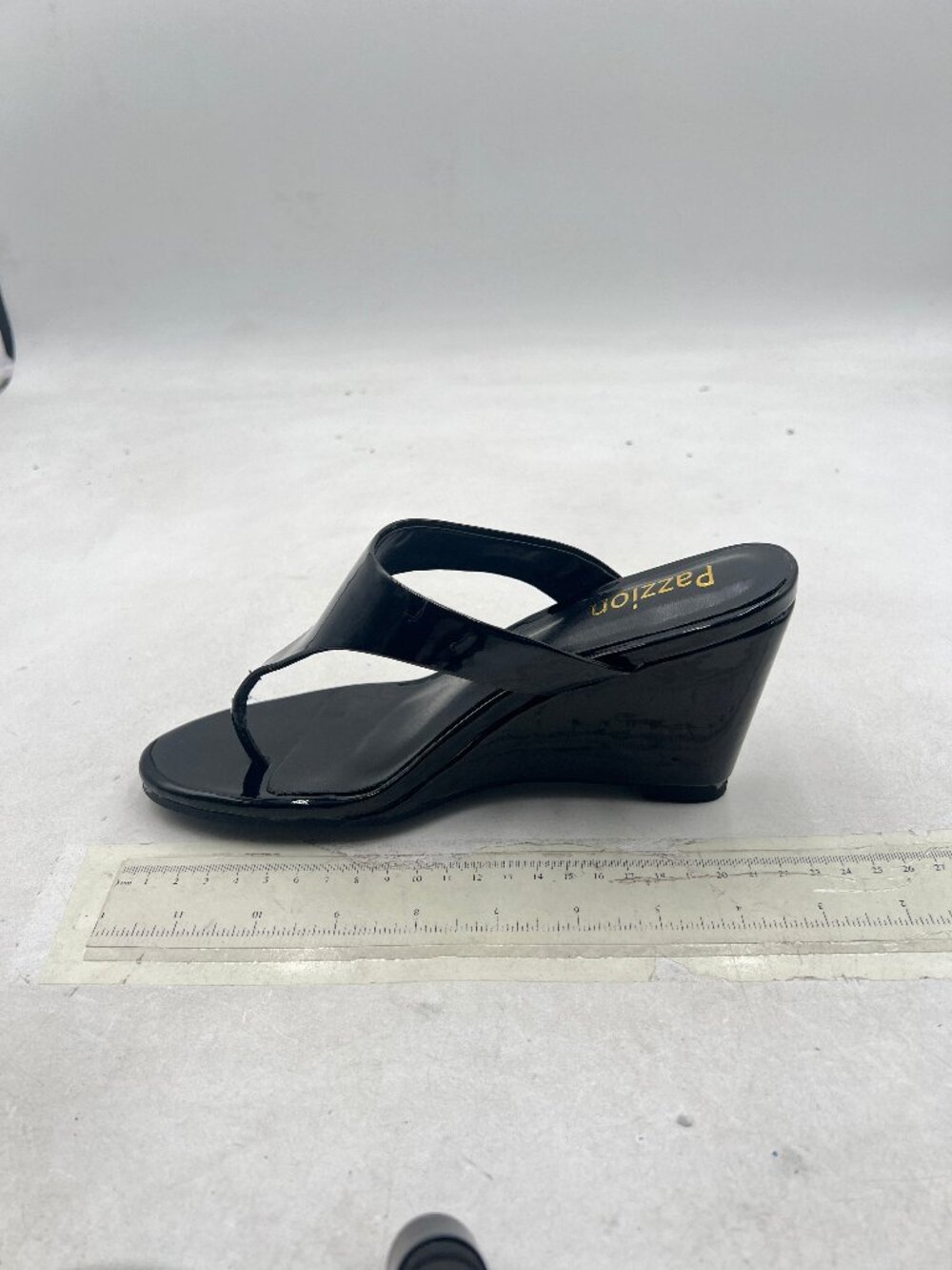 Pazzion Black Comfortable Open Toe Flip Flop Sandals Slip on Wedge Mid Heel Shoe